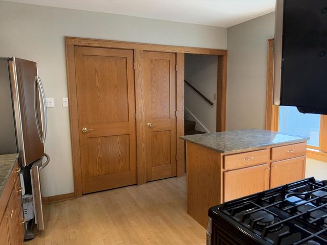 1613 E Pryor AVENUE, Milwaukee, WI 53207