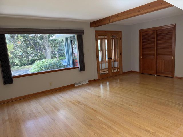 1613 E Pryor AVENUE, Milwaukee, WI 53207