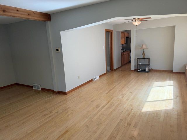 1613 E Pryor AVENUE, Milwaukee, WI 53207