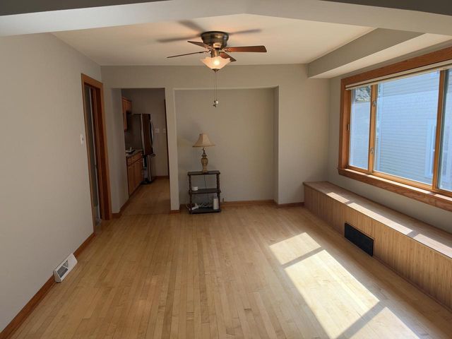1613 E Pryor AVENUE, Milwaukee, WI 53207