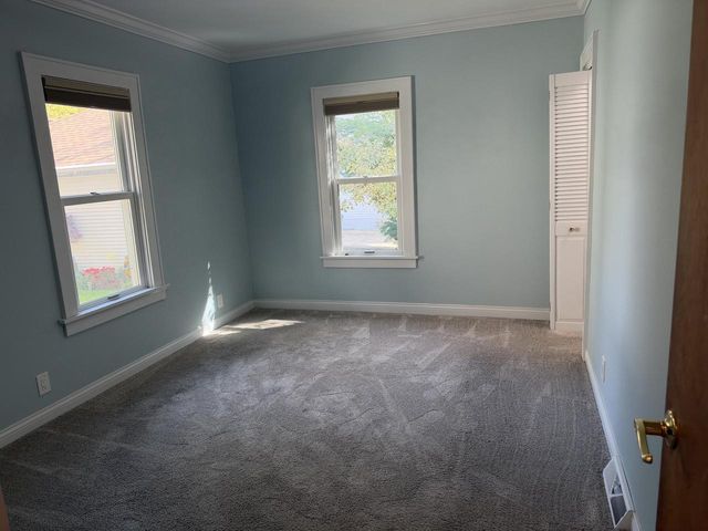 1613 E Pryor AVENUE, Milwaukee, WI 53207