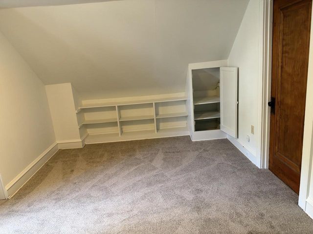 1613 E Pryor AVENUE, Milwaukee, WI 53207