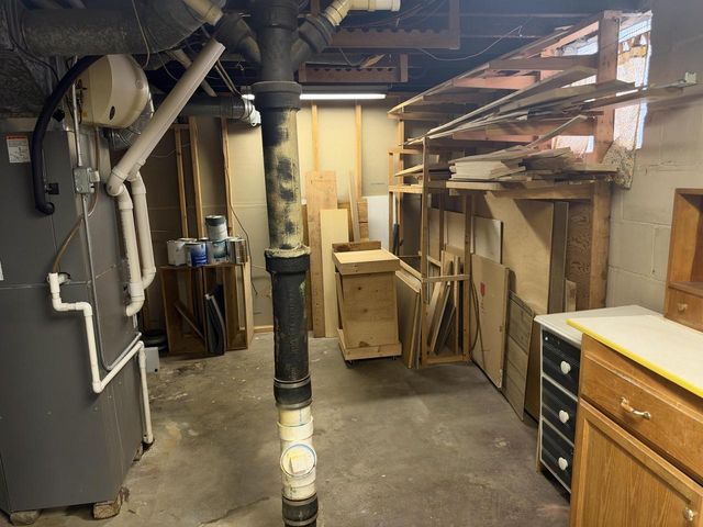 1613 E Pryor AVENUE, Milwaukee, WI 53207