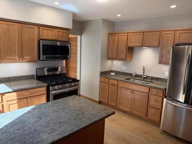1613 E Pryor AVENUE, Milwaukee, WI 53207