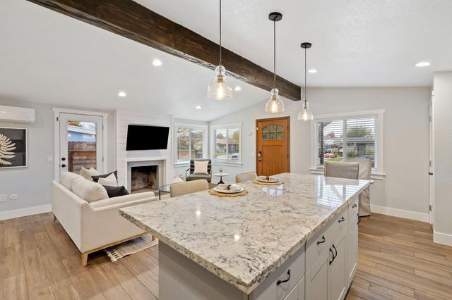 313 Brookwood Rd, Roseville, CA 95678