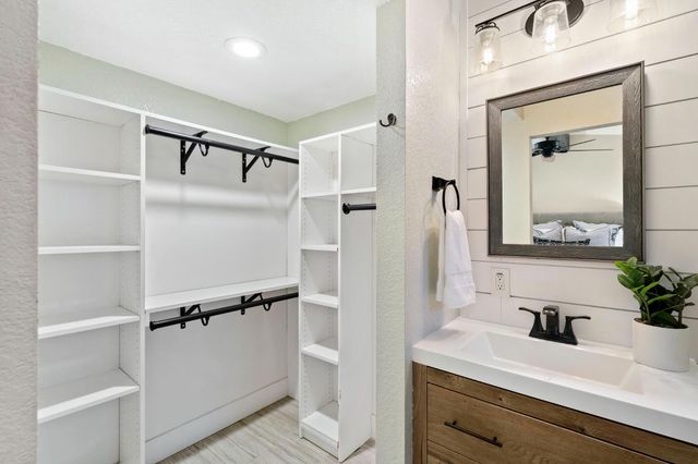 313 Brookwood Rd, Roseville, CA 95678