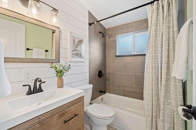 313 Brookwood Rd, Roseville, CA 95678