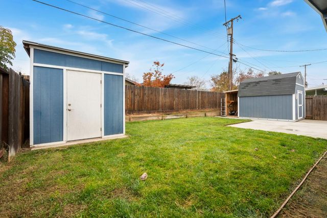 313 Brookwood Rd, Roseville, CA 95678