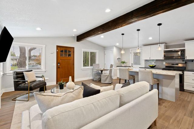 313 Brookwood Rd, Roseville, CA 95678