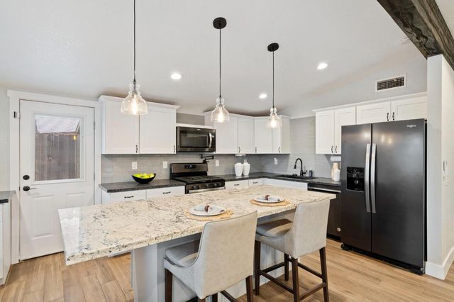 313 Brookwood Rd, Roseville, CA 95678