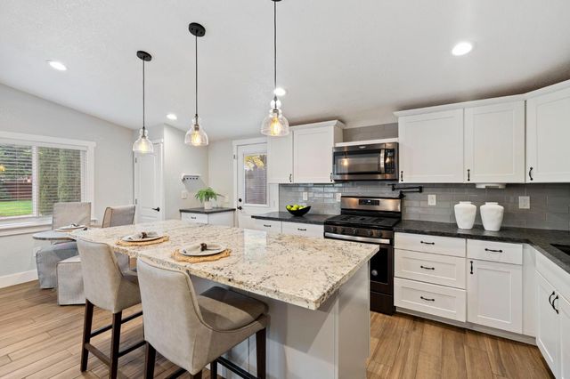 313 Brookwood Rd, Roseville, CA 95678