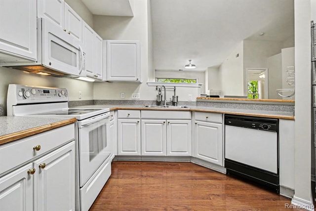 41535 Copper Creek Drive 4, Canton, MI 48187