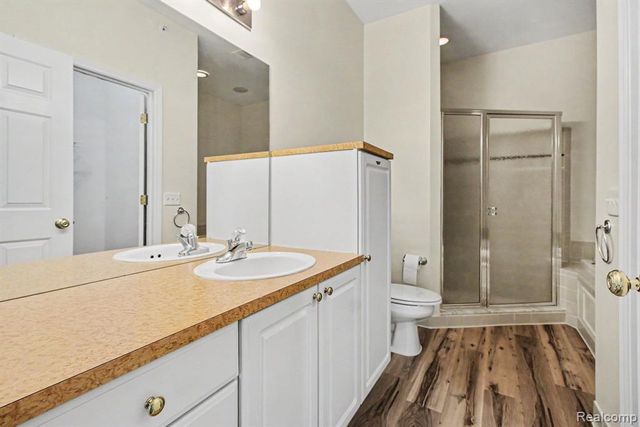 41535 Copper Creek Drive 4, Canton, MI 48187