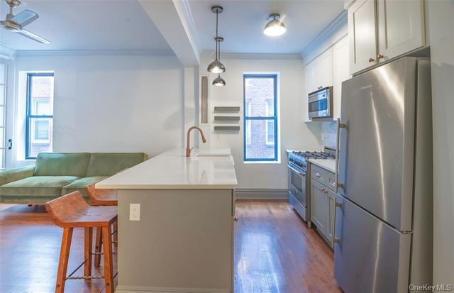4222 Ketcham St Apt 21D, New York City, NY 11373
