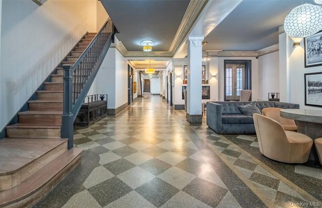 4222 Ketcham St Apt 21D, New York City, NY 11373
