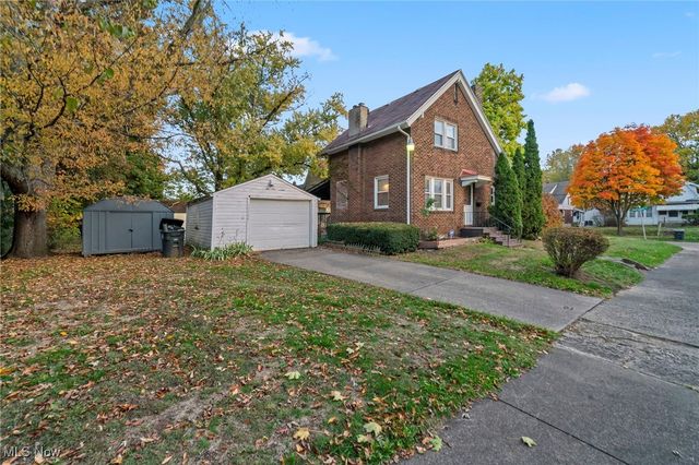 1589 Hampton, Akron, OH 44305