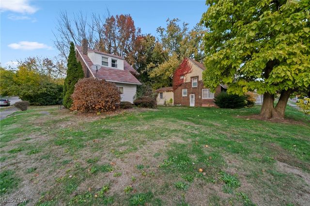 1589 Hampton, Akron, OH 44305