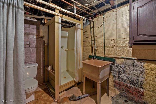 1589 Hampton, Akron, OH 44305