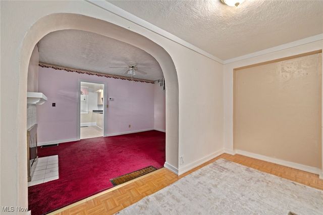 1589 Hampton, Akron, OH 44305