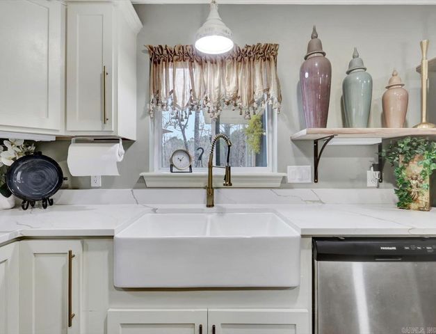 14 Cantalejo Lane, Hot Springs Village, AR 71909