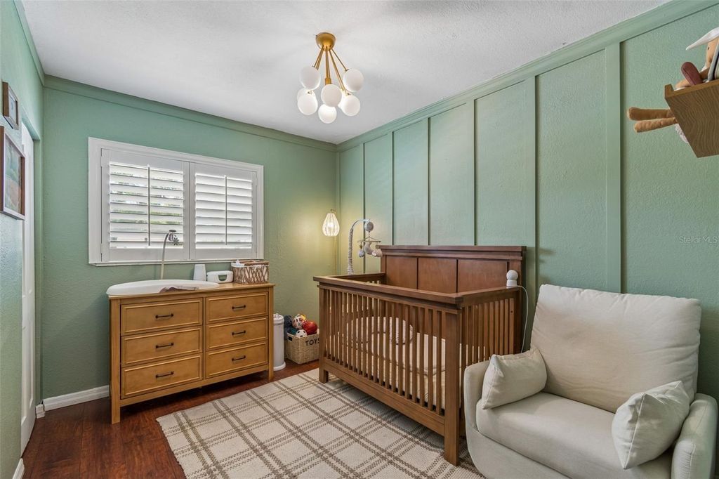 Image 12 of property listing at 11307 N BOULEVARD, Tampa, FL 33612