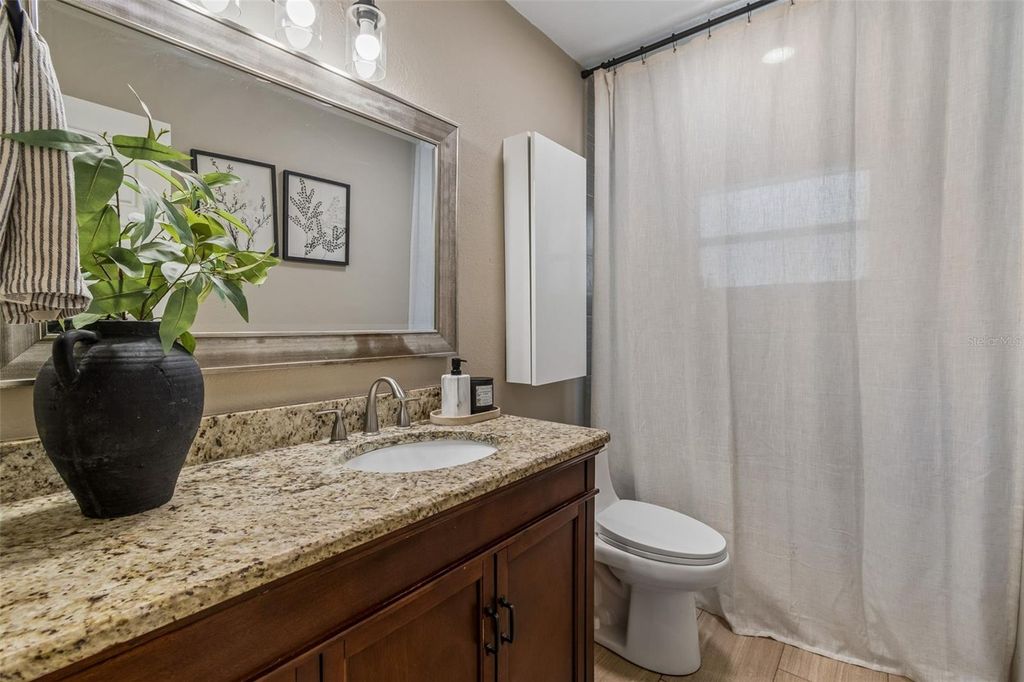 Image 14 of property listing at 11307 N BOULEVARD, Tampa, FL 33612