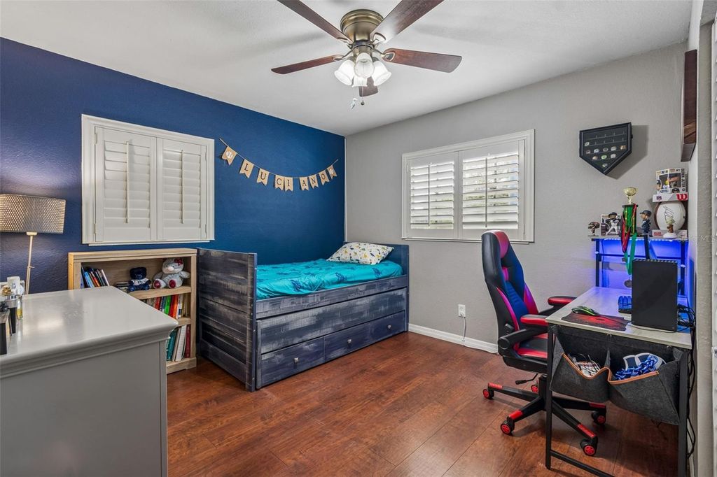 Image 15 of property listing at 11307 N BOULEVARD, Tampa, FL 33612