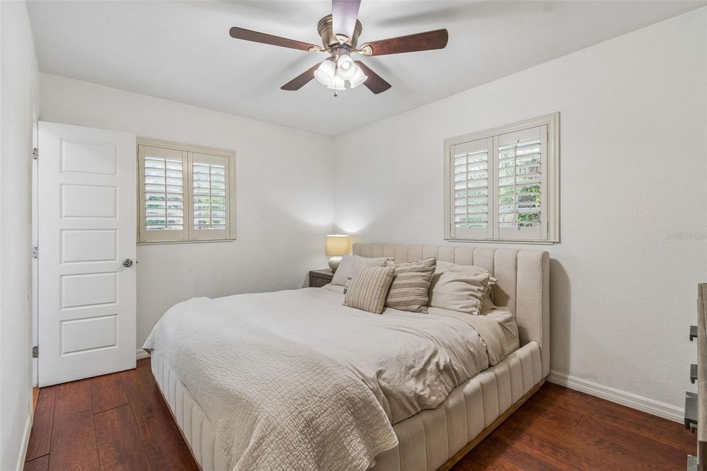 Image 17 of property listing at 11307 N BOULEVARD, Tampa, FL 33612