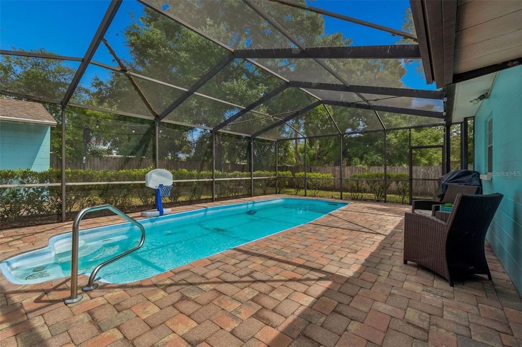 Image 22 of property listing at 11307 N BOULEVARD, Tampa, FL 33612