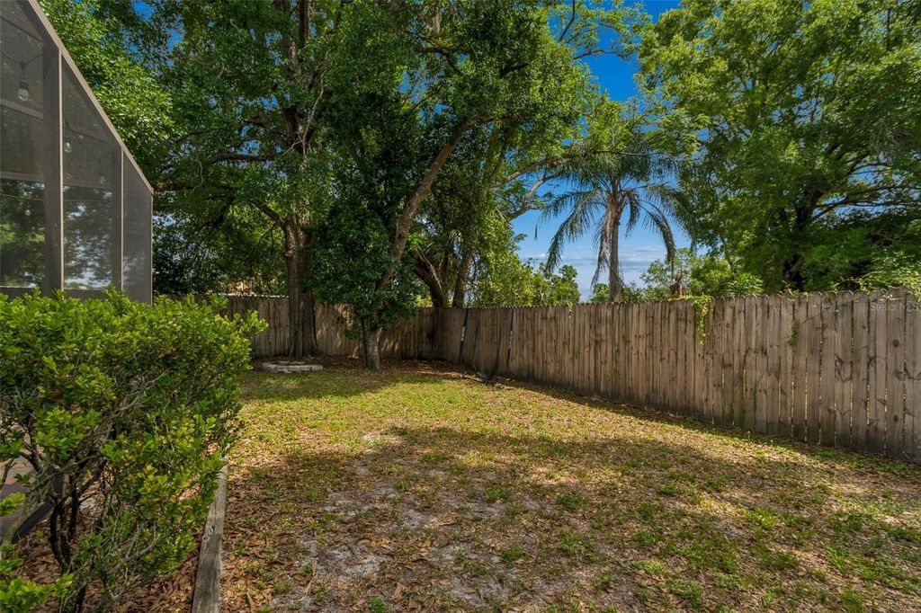 Image 23 of property listing at 11307 N BOULEVARD, Tampa, FL 33612