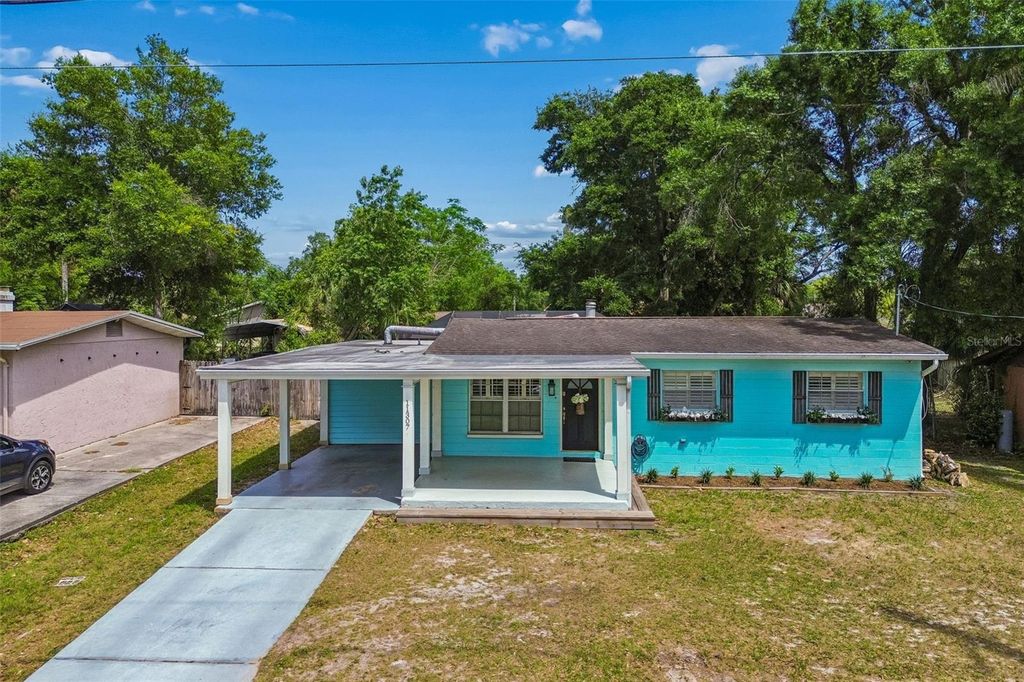 Image 28 of property listing at 11307 N BOULEVARD, Tampa, FL 33612
