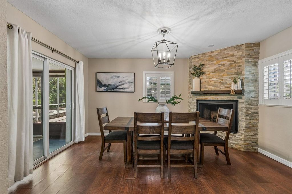 Image 8 of property listing at 11307 N BOULEVARD, Tampa, FL 33612