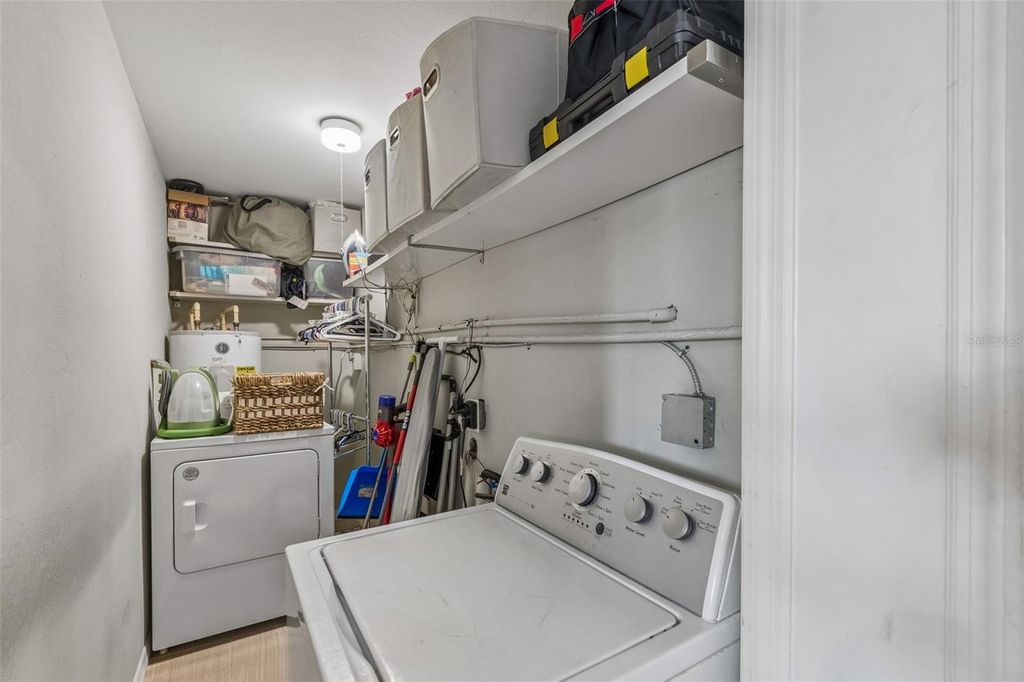 Image 10 of property listing at 11307 N BOULEVARD, Tampa, FL 33612