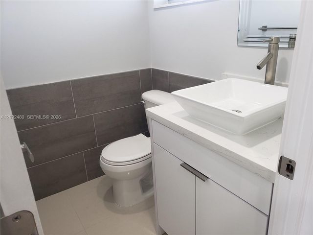 4700 Washington St 404, Hollywood, FL 33021