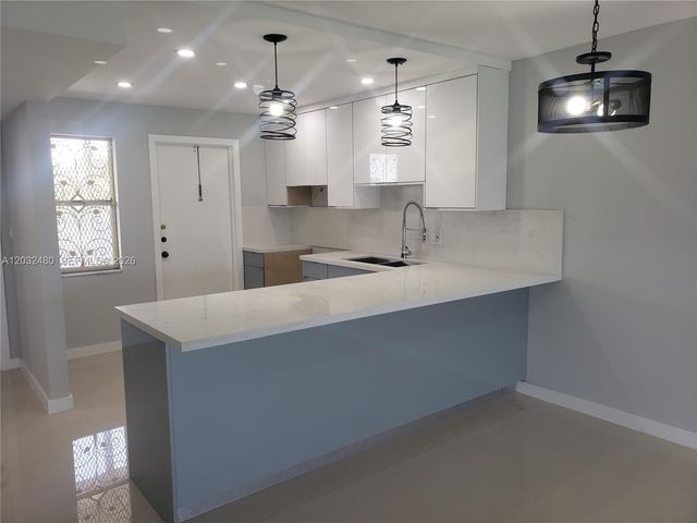 4700 Washington St 404, Hollywood, FL 33021