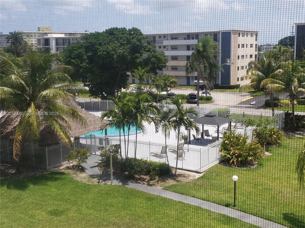 4700 Washington St 404, Hollywood, FL 33021