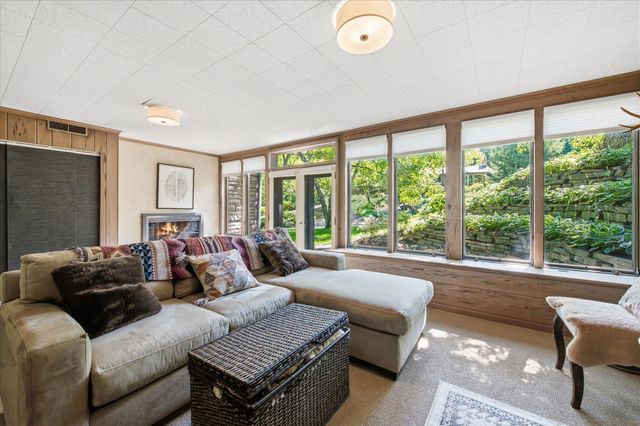 301 Ardmore Drive, Golden Valley, MN 55422