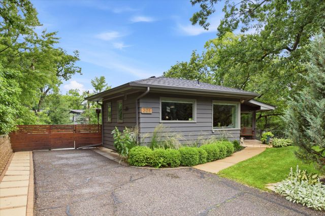 301 Ardmore Drive, Golden Valley, MN 55422