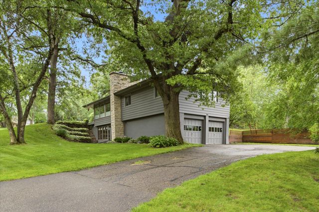 301 Ardmore Drive, Golden Valley, MN 55422