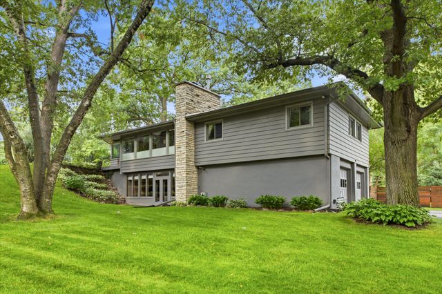 301 Ardmore Drive, Golden Valley, MN 55422