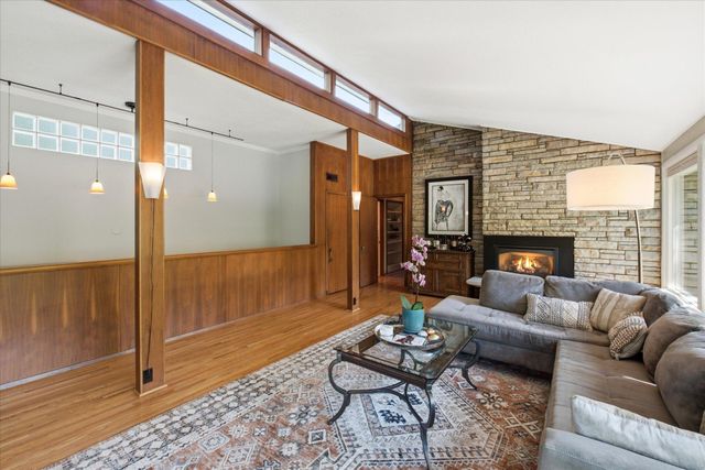 301 Ardmore Drive, Golden Valley, MN 55422