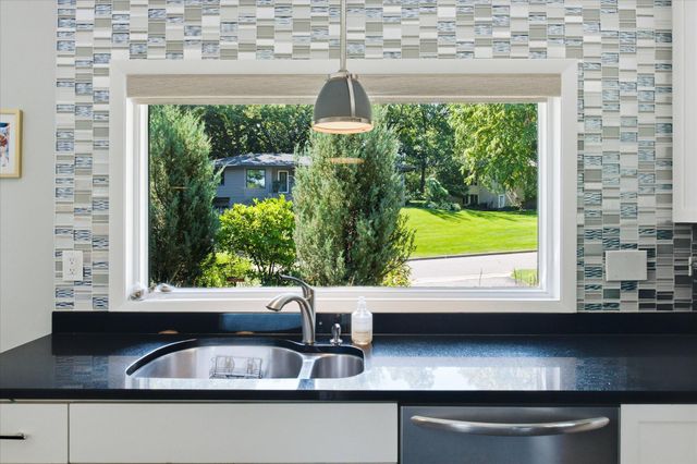 301 Ardmore Drive, Golden Valley, MN 55422