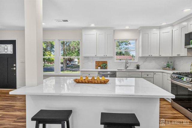 19 Springdale Road, South Brunswick, NJ 08824