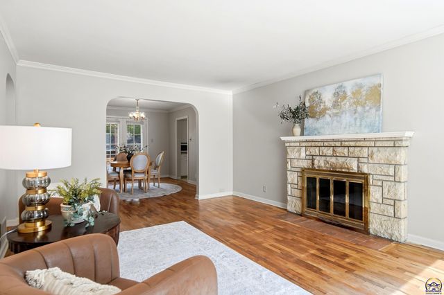 1155 SW Warren AVE, Topeka, KS 66604