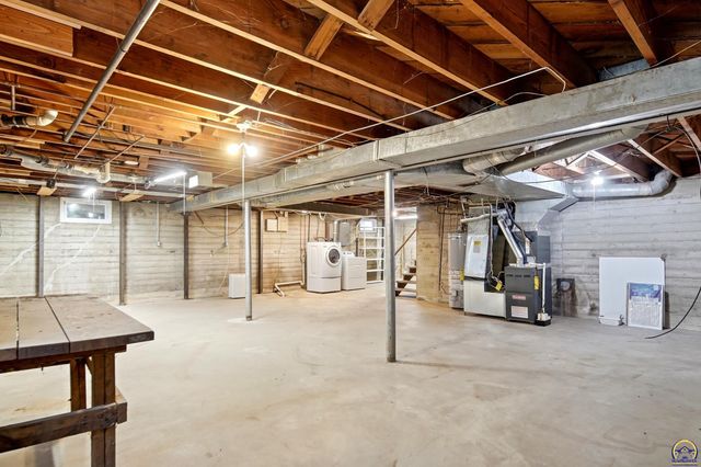 1155 SW Warren AVE, Topeka, KS 66604