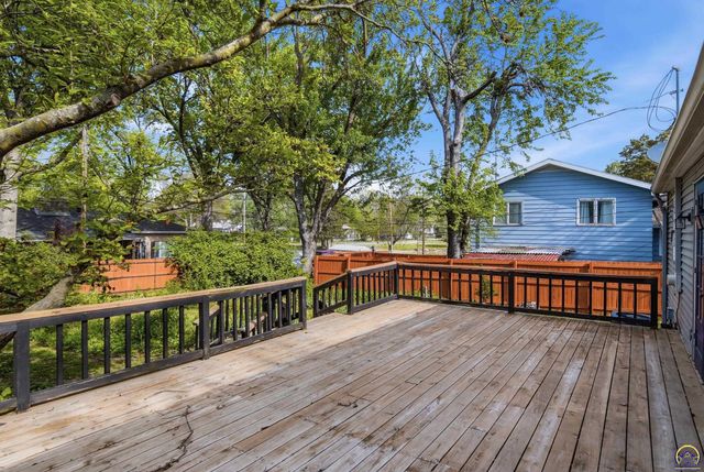 1155 SW Warren AVE, Topeka, KS 66604