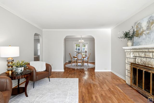 1155 SW Warren AVE, Topeka, KS 66604