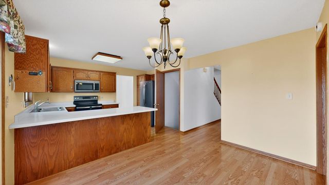 4236 Stoneham Lane NW, Rochester, MN 55901