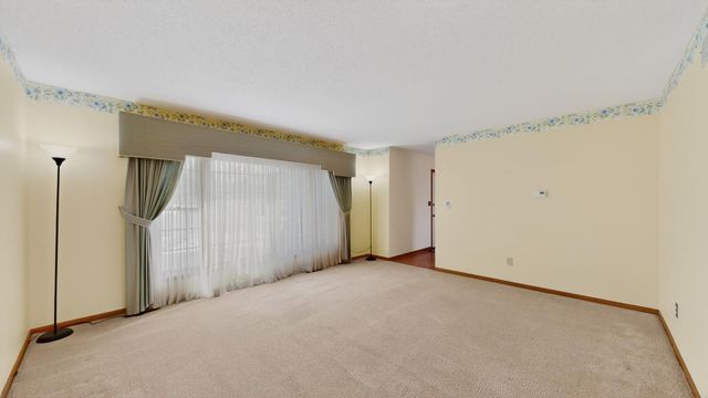 4236 Stoneham Lane NW, Rochester, MN 55901