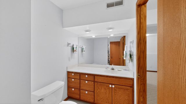 4236 Stoneham Lane NW, Rochester, MN 55901